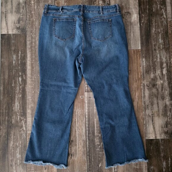 Torrid Woman's Distressed Wide Leg Raw Hem Blue Jeans Size 26R - Picture 2 of 8